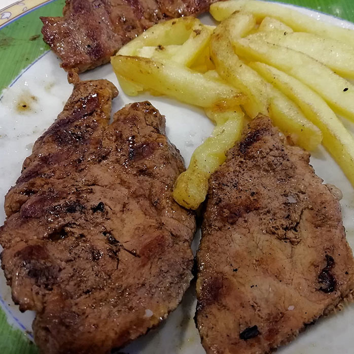 Solomillo de crianza de cerdo al oporto - Restaurante La Bodega (Cádiz)